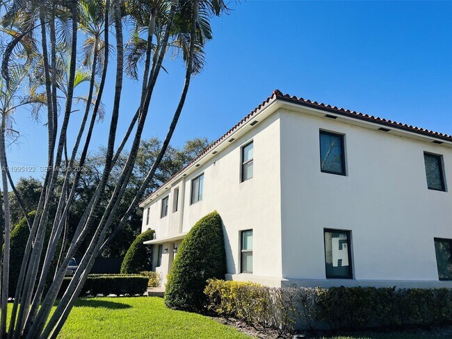 Building Photo - 4203 SW 15th St