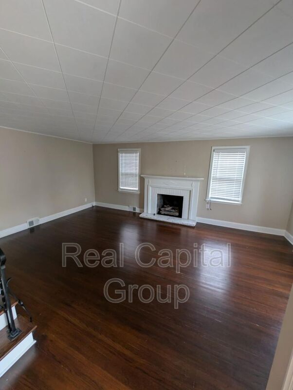 Building Photo - 226 Capen Blvd