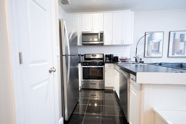 Building Photo - 230 W 113th St