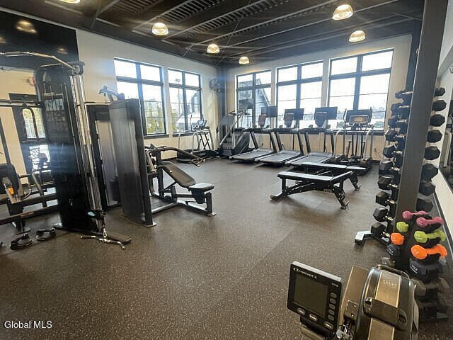 Building Photo - 2 Horizon Dr