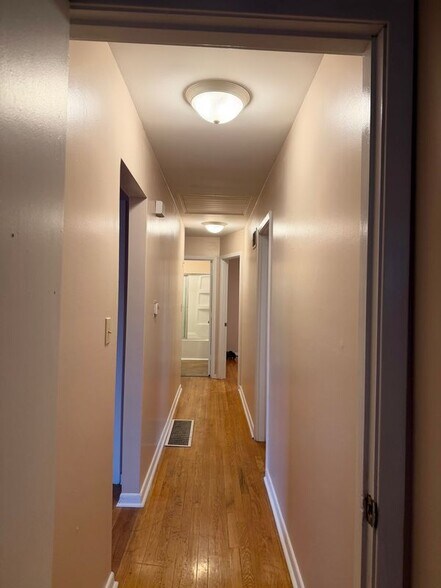 Building Photo - 523 N 82 St