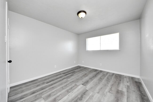 Building Photo - 8011 La Roche Ln