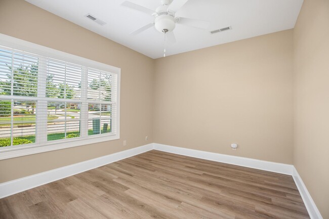 Building Photo - One Level Townhome