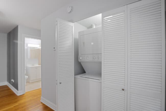 Building Photo - 7616 N Marshfield Ave