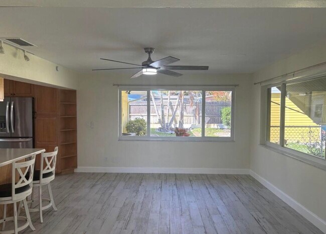 Building Photo - 3393 NE Sandra Dr