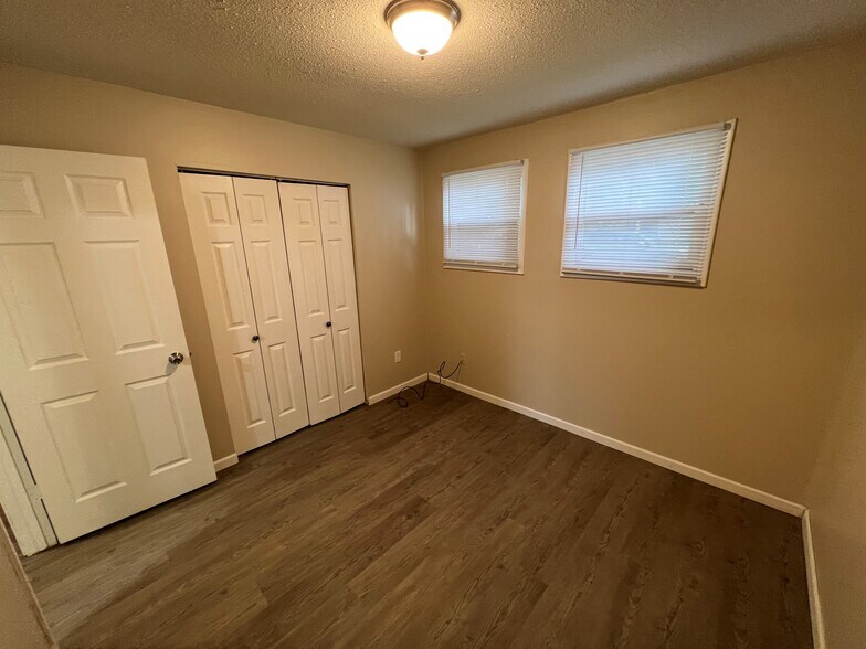 Building Photo - 2608 Dale Dr