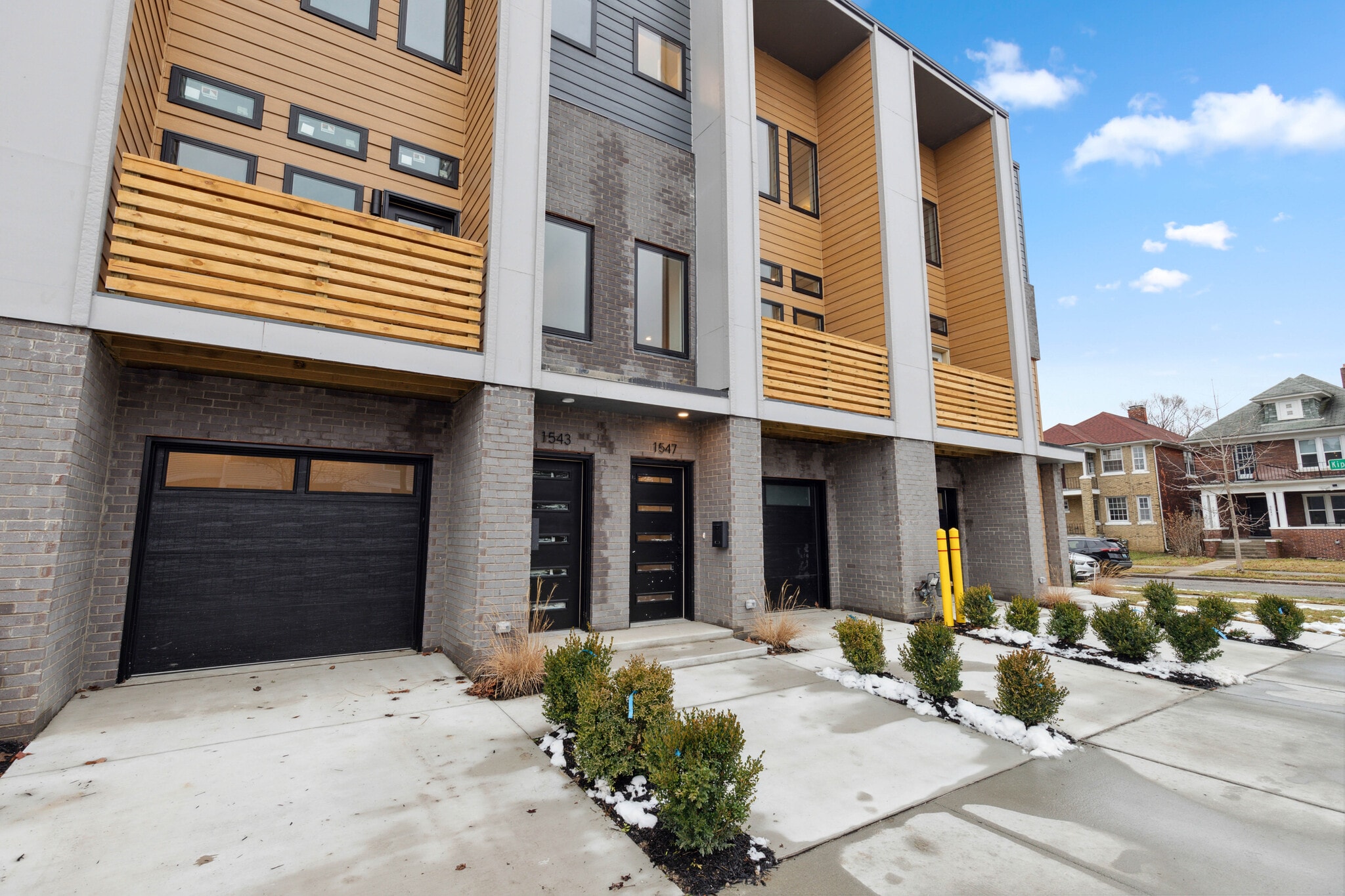 Building Photo - 1547 Pallister St