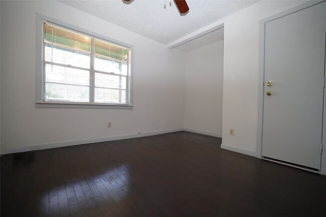 Building Photo - 21702 E Memorial Dr