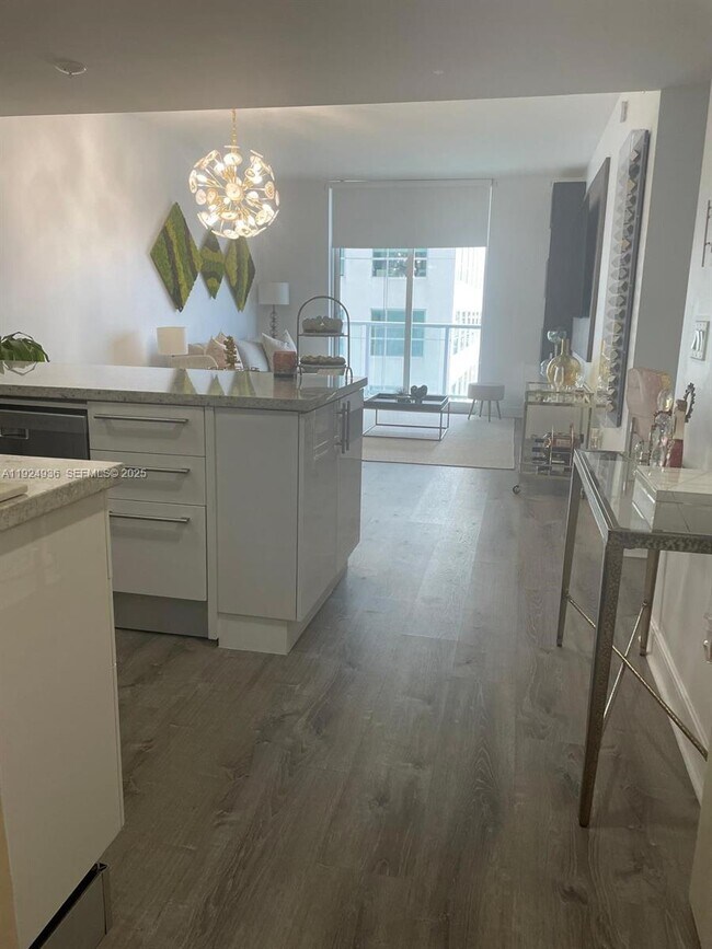 Building Photo - 185 SW 7th St