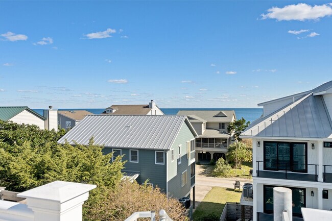 Building Photo - 601 Hazard St