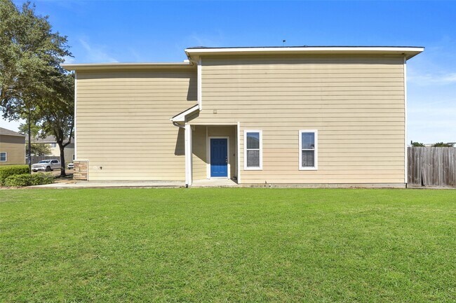 Building Photo - 15819 Misty Loch Ln