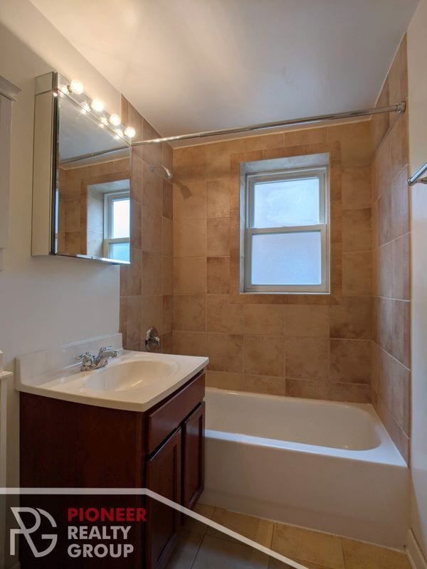 Building Photo - 3244 N Clifton Ave