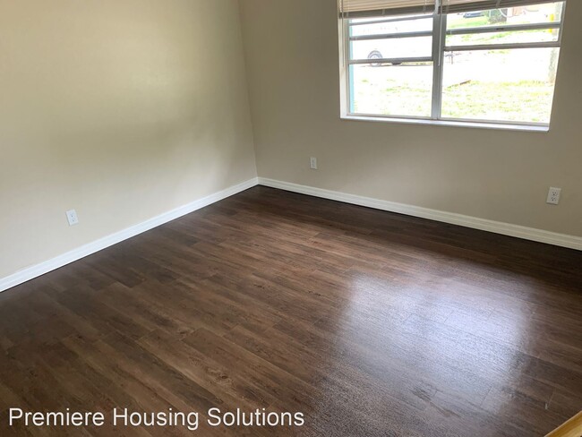 Building Photo - 2 br, 1 bath House - 301 Union Street