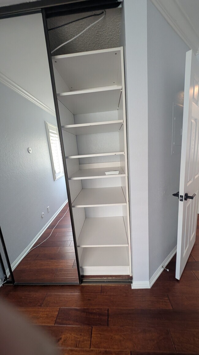 Building Photo - 10140 Palm Glen Dr