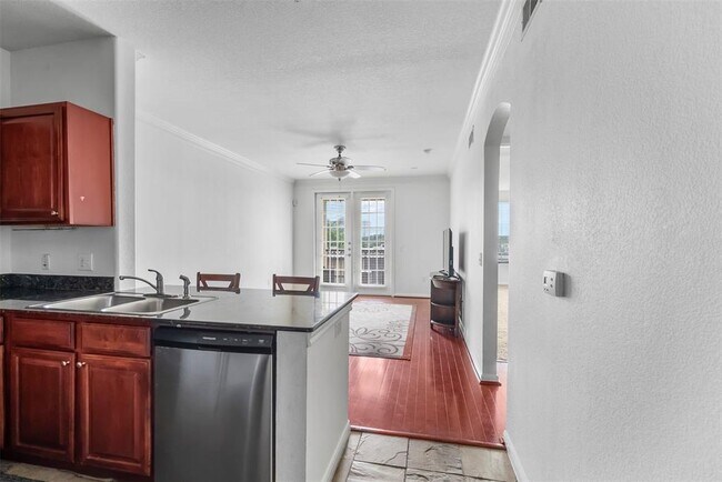 Primary Photo - 7575 Kirby Dr