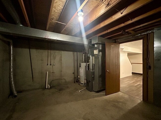 Building Photo - Two Bedroom Home in Southwest Grand Rapids