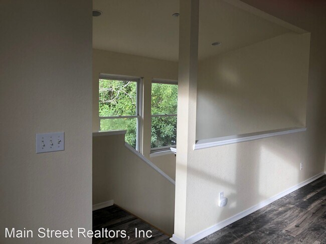 Building Photo - 1 br, 1 bath House - 421 Washington St