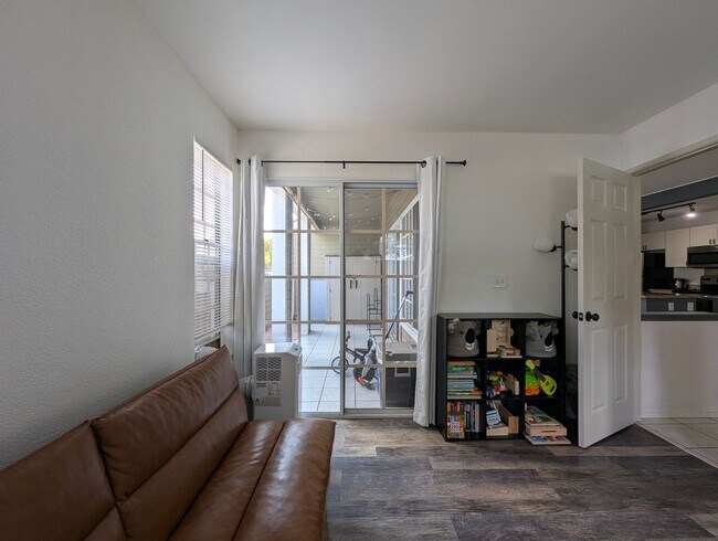 Building Photo - Available November 1, 2025 | A charming gr...