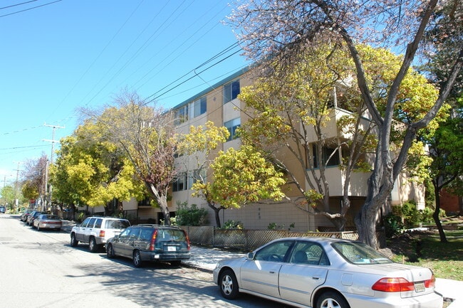 Building Photo - 1930 Vine St