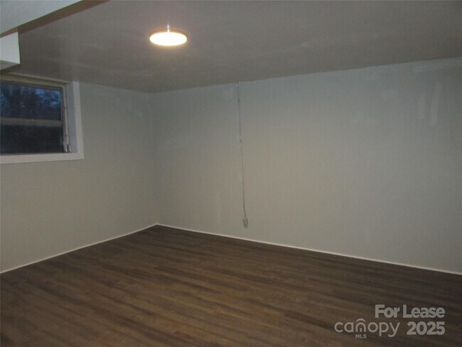 Building Photo - 131 Butterfield Cir