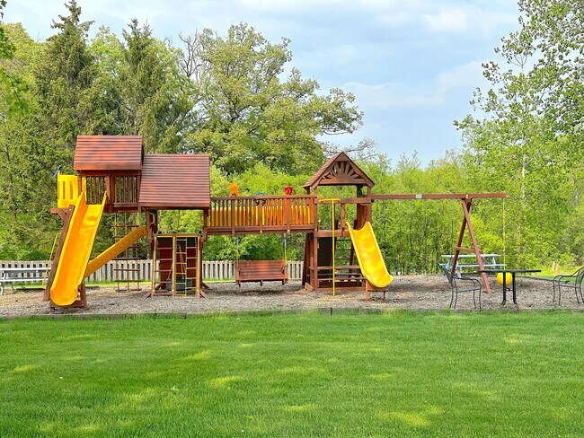 Building Photo - 856 Brickley Dr