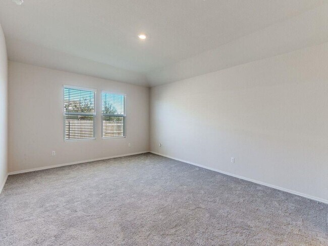 Building Photo - 114 Isaac Millsaps Trl