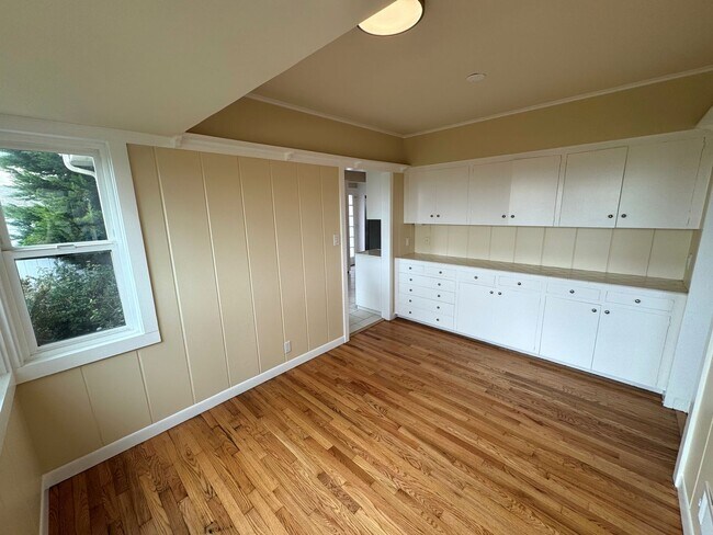 Building Photo - Hillside Ventura Home- Gorgeous Ocean View!!