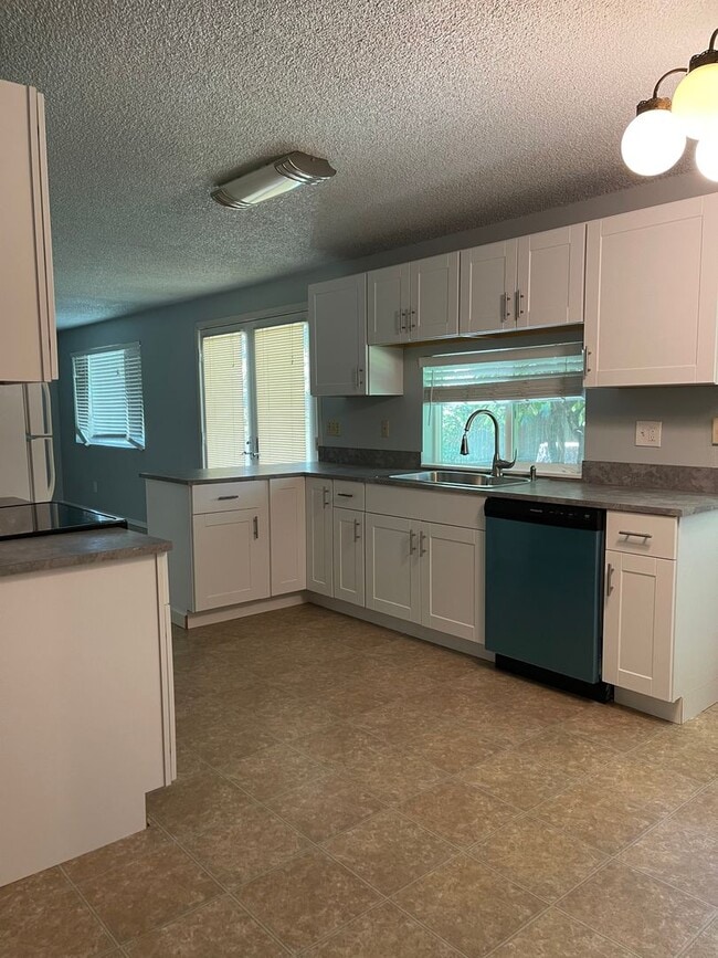 Building Photo - Nice Home with Large Backyard in Desirable...