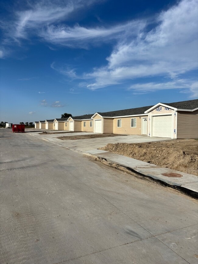 Building Photo - NP Rentals - 2401 W 18th St #2