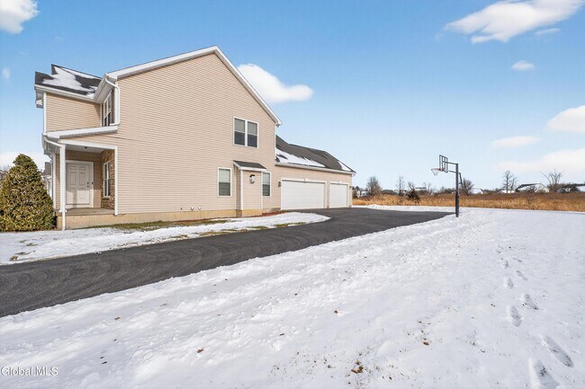 Building Photo - 8 Coronado Way