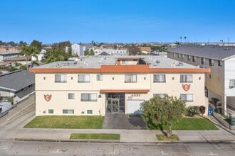 Building Photo - 4055 W 129th St