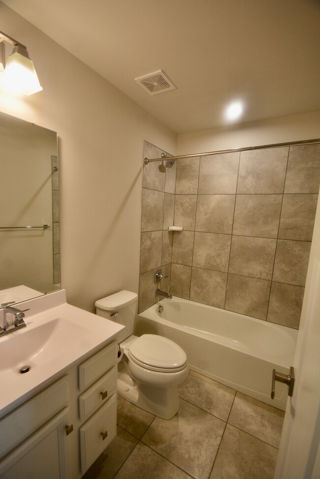 Building Photo - 126 Fletcher Cir