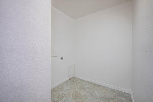 Building Photo - 1876 Holton Rd