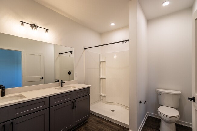 Building Photo - 1920 Edwards St