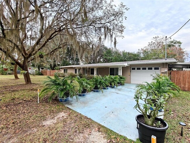 Building Photo - 2305 NW 48th Terrace