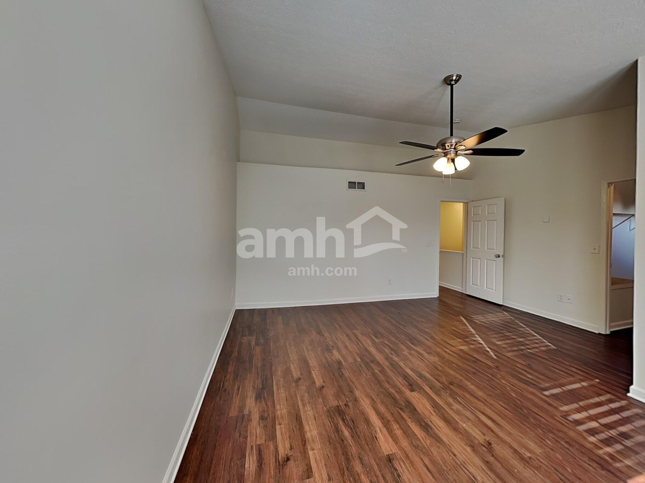 Building Photo - 2021 Belmont Dr
