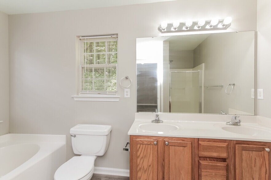 Building Photo - 5833 Lawn Meadow Dr