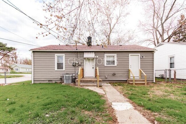 Building Photo - 3448 N Leland Ave