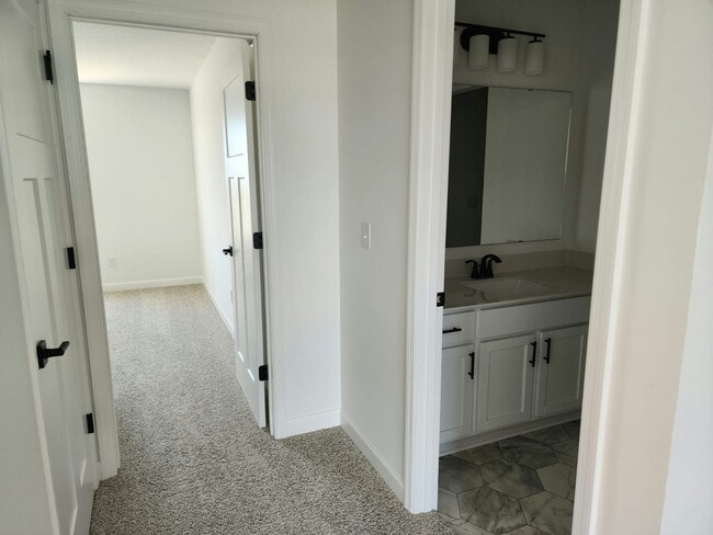 Building Photo - 18372 Glandon Pass