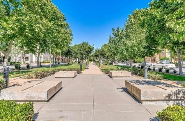 Building Photo - Bright 2BR / 2BA Condo with Balcony, Parking & Amenities in Central Dublin