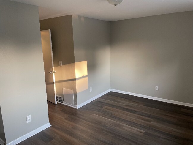 Building Photo - 532 Barnett Rd