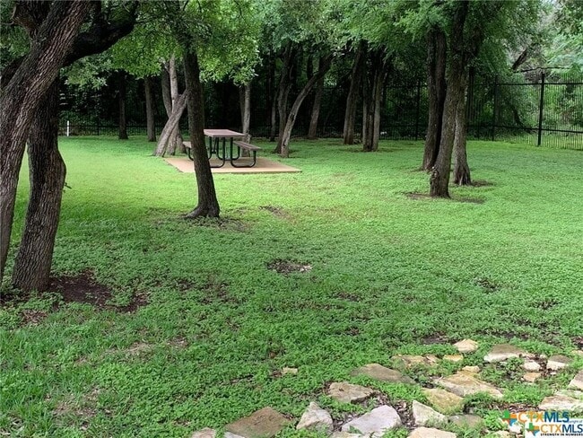 Building Photo - 515 Salt Lick Dr