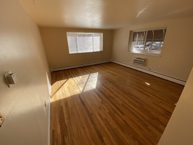 Building Photo - 2 Bed 1 Bath Condo in Capital Hill near Cheesman Park