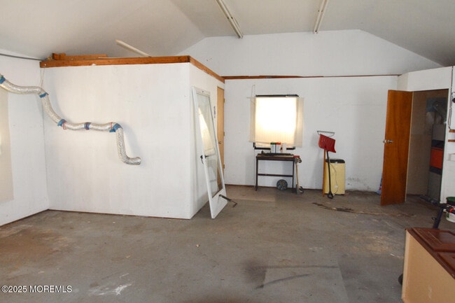 Building Photo - 1111 River Ave