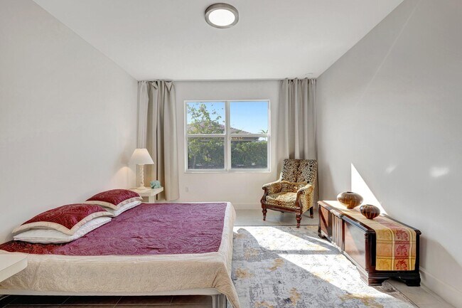 Building Photo - 11706 SW Oceanus Blvd