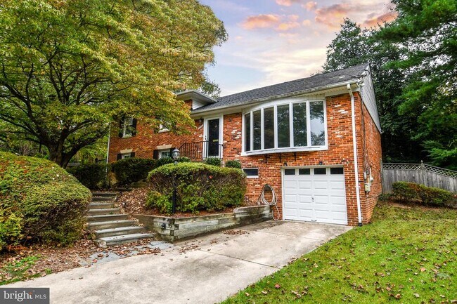 Building Photo - 4100 Dewmar Ct