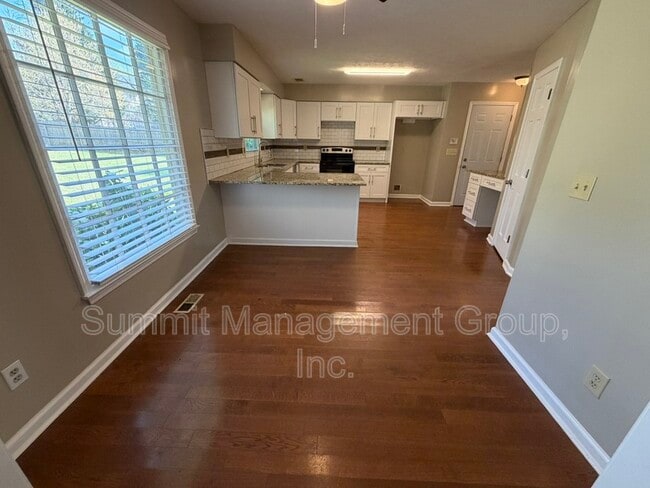 Building Photo - 1611 Ellington Rd SE