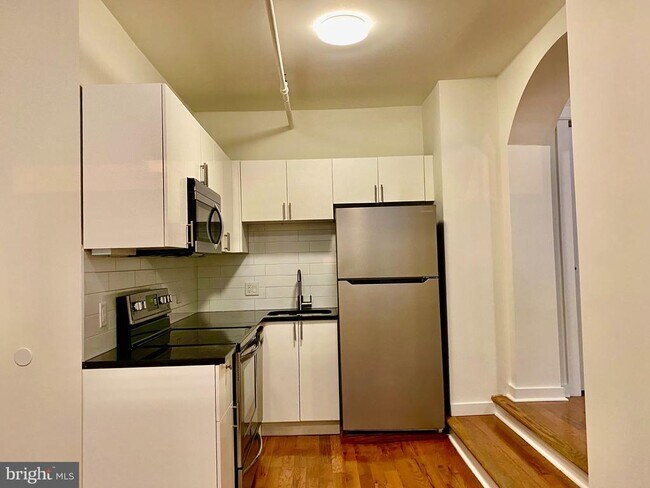 Building Photo - 1300 Spruce St