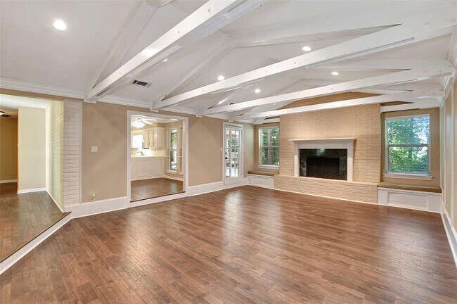 Building Photo - 75 Wood Hollow Dr