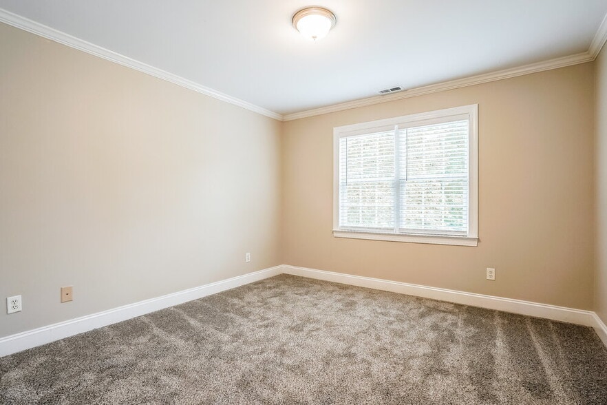 Building Photo - 221 Worthington Ct